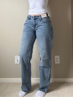 Hollister Women's Low-Rise Loose Jeans